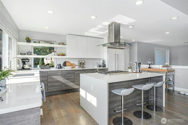 6065 NE 135th Street, Kirkland, WA 98034