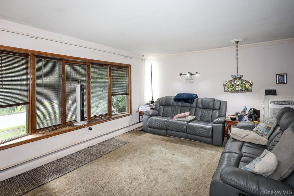 3 Mackay Drive, Hauppauge, NY 11788 — photo 4
