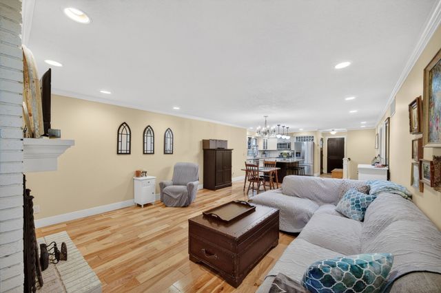 4518 84th Street, Urbandale, IA 50322