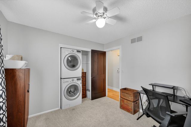 4518 84th Street, Urbandale, IA 50322