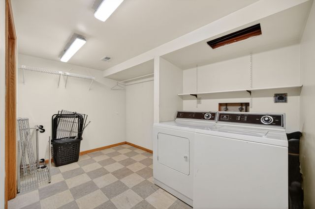 4518 84th Street, Urbandale, IA 50322