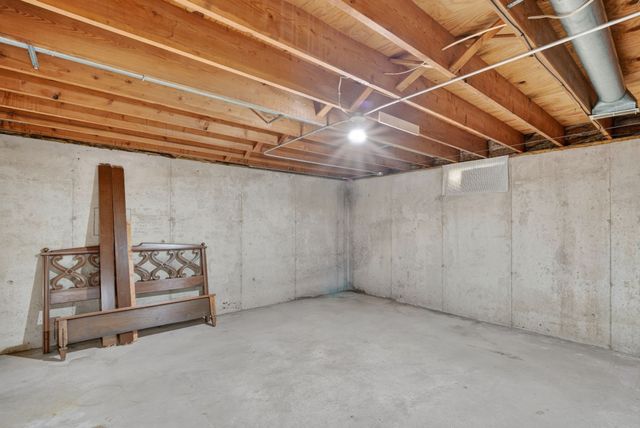 4518 84th Street, Urbandale, IA 50322