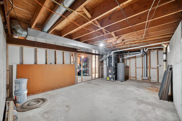 4518 84th Street, Urbandale, IA 50322