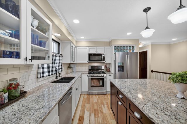 4518 84th Street, Urbandale, IA 50322