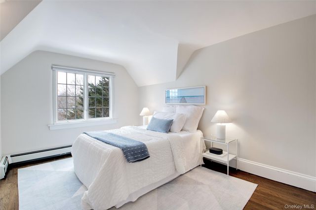 27 Oakland Drive, Port Washington, NY 11050