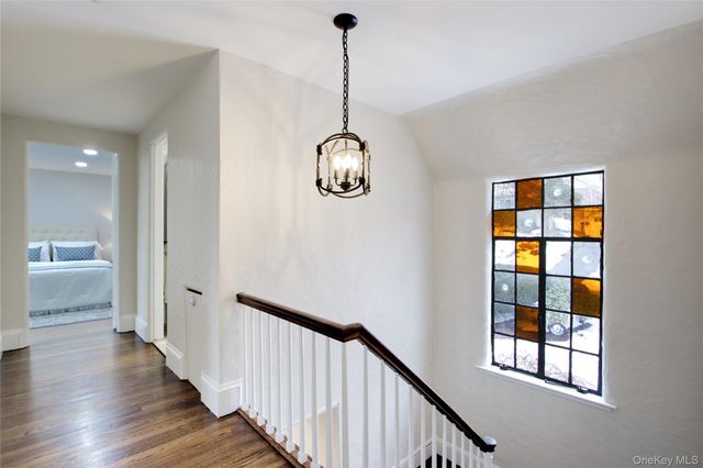 27 Oakland Drive, Port Washington, NY 11050