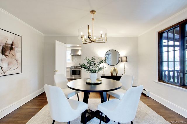 27 Oakland Drive, Port Washington, NY 11050