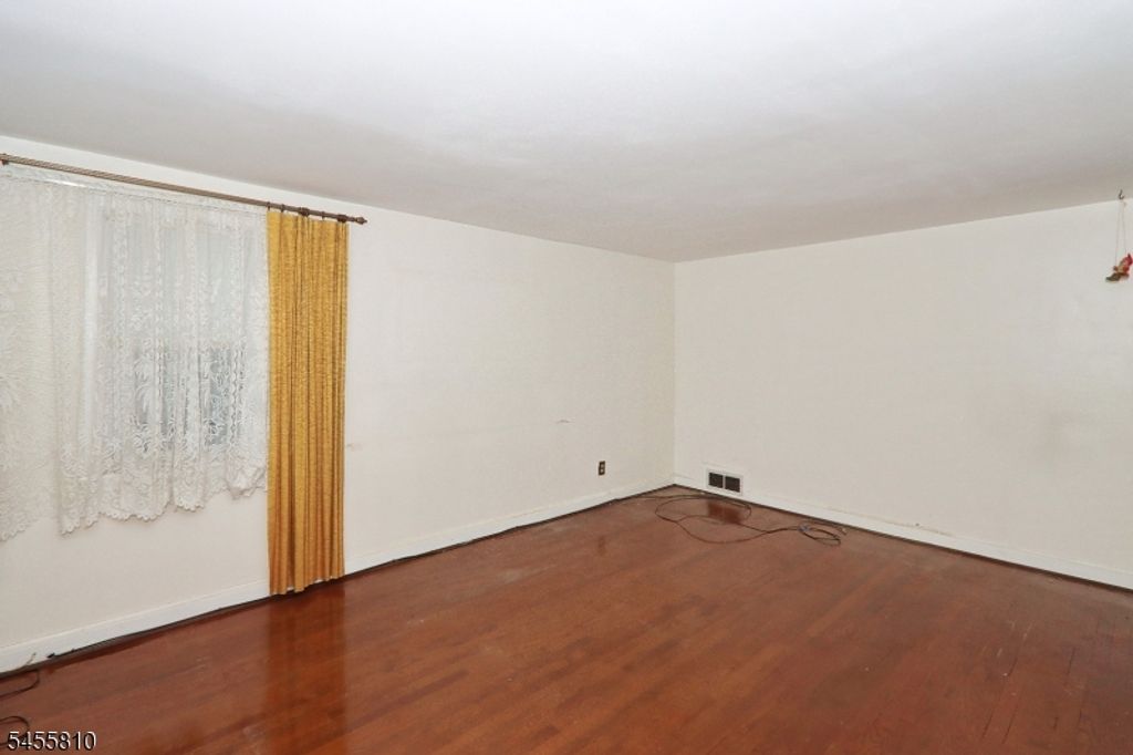 2623 N Wood Ave, Linden City, NJ 07036 — photo 2