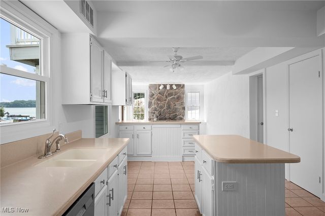 843 Nautilus Trail, Aurora, OH 44202