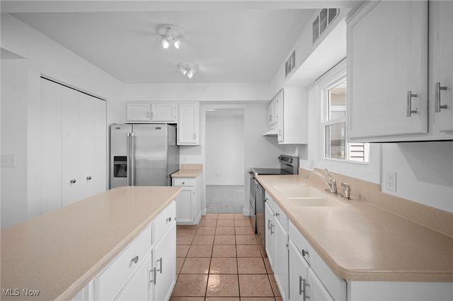 843 Nautilus Trail, Aurora, OH 44202