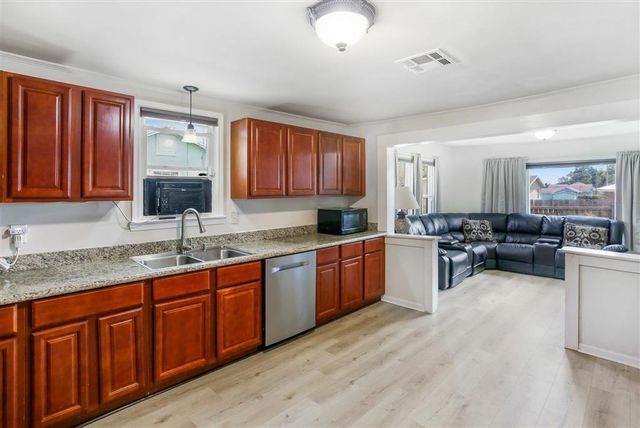 617 Sycamore Street, Lake Charles, LA 70601