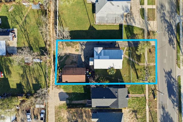 308 E Phillips Street, Conroe, TX 77301