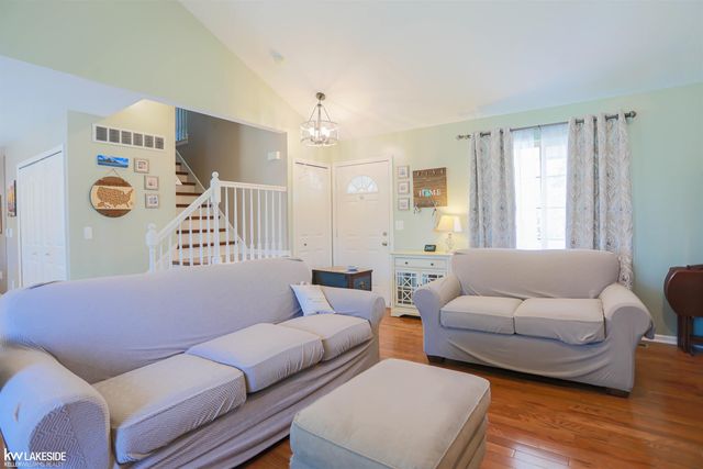 23400 Joy Road, St Clair Shores, MI 48082
