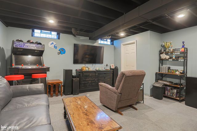 23400 Joy Road, St Clair Shores, MI 48082
