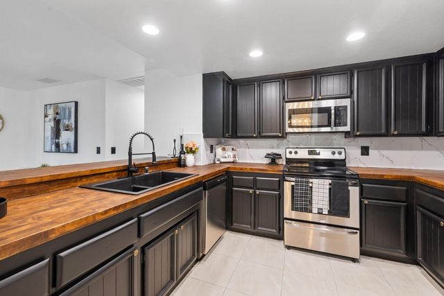 3923 Myrtle Ave, North Highlands, CA 95660