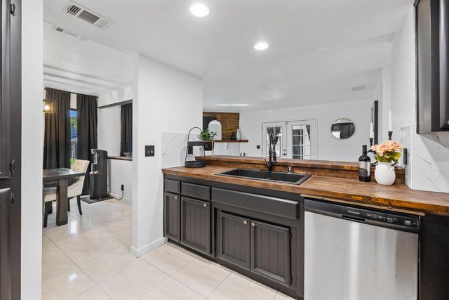 3923 Myrtle Ave, North Highlands, CA 95660