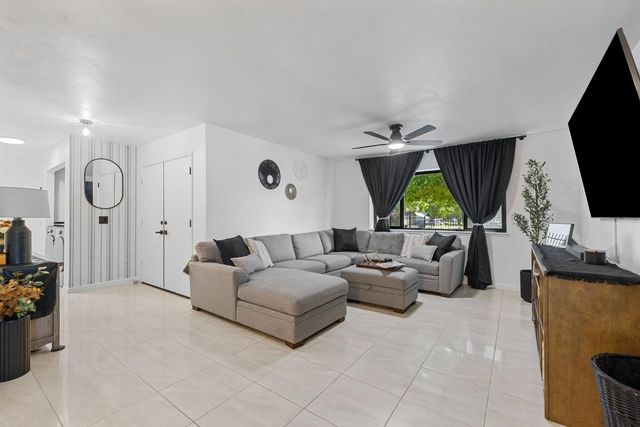 3923 Myrtle Ave, North Highlands, CA 95660