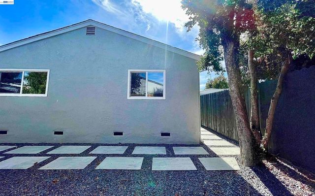 24660 Woodacre Ave, Hayward, CA 94544