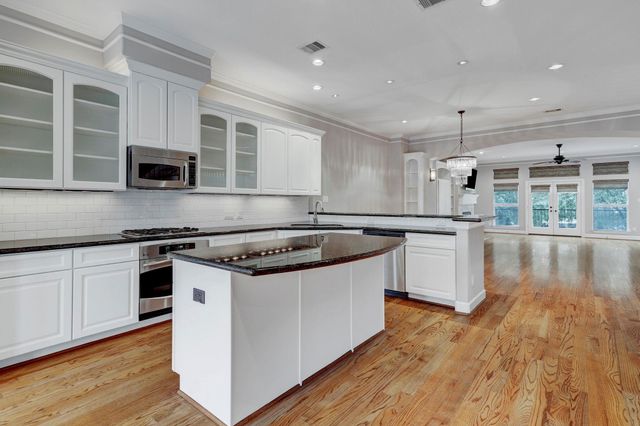 1013 Crocker Street, Houston, TX 77019