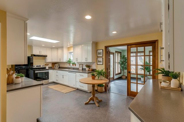 12 HEATHER LN, Douglassville, PA 19518