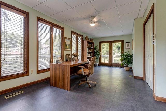 12 HEATHER LN, Douglassville, PA 19518