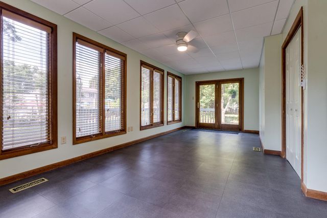 12 HEATHER LN, Douglassville, PA 19518