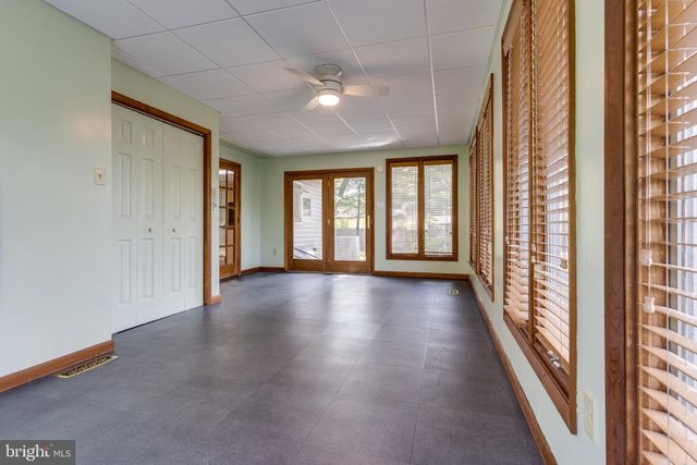 12 HEATHER LN, Douglassville, PA 19518