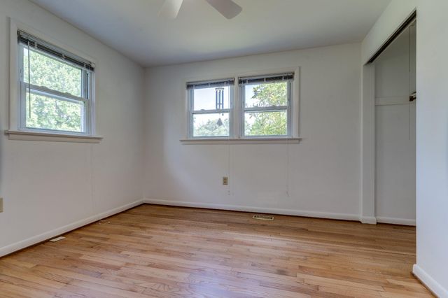 12 HEATHER LN, Douglassville, PA 19518
