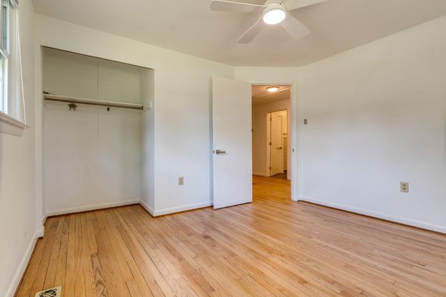 12 HEATHER LN, Douglassville, PA 19518