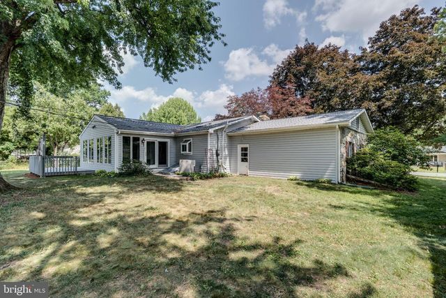 12 HEATHER LN, Douglassville, PA 19518