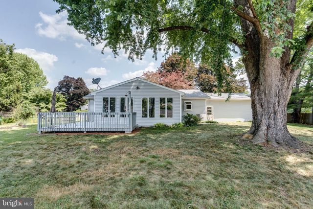12 HEATHER LN, Douglassville, PA 19518