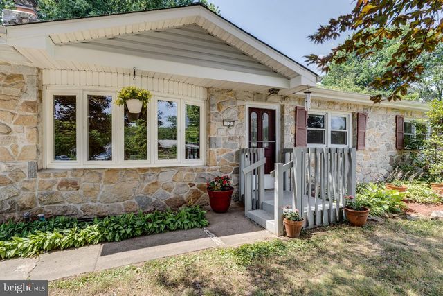 12 HEATHER LN, Douglassville, PA 19518