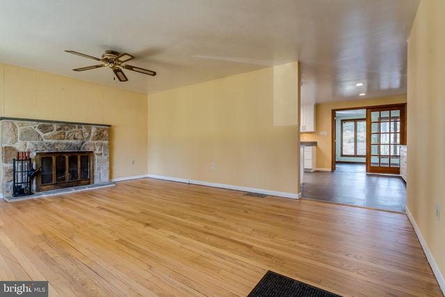 12 HEATHER LN, Douglassville, PA 19518