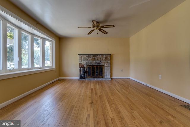 12 HEATHER LN, Douglassville, PA 19518