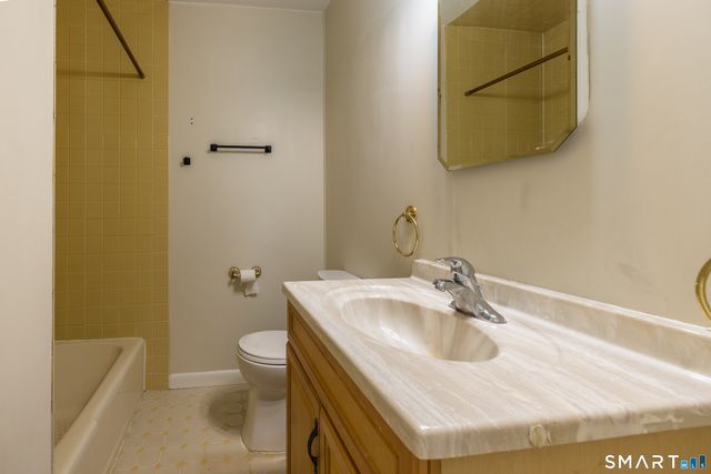 90 Marshall Lane, Derby, CT 06418