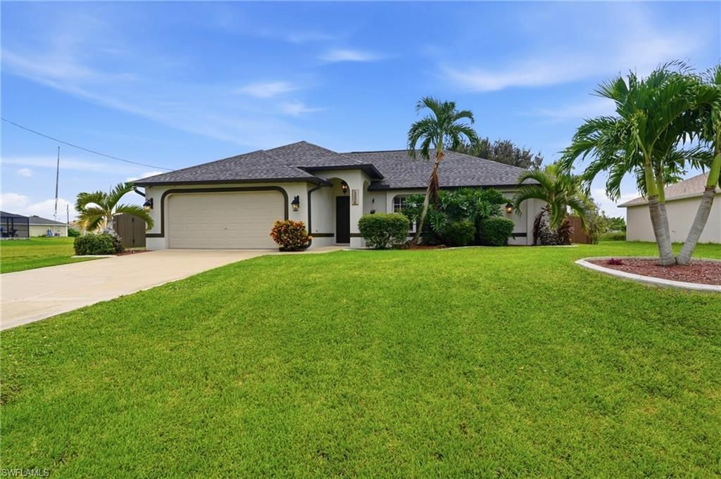 Image 1 of property listing at 304 NE 20th TER, Cape Coral, FL 33909