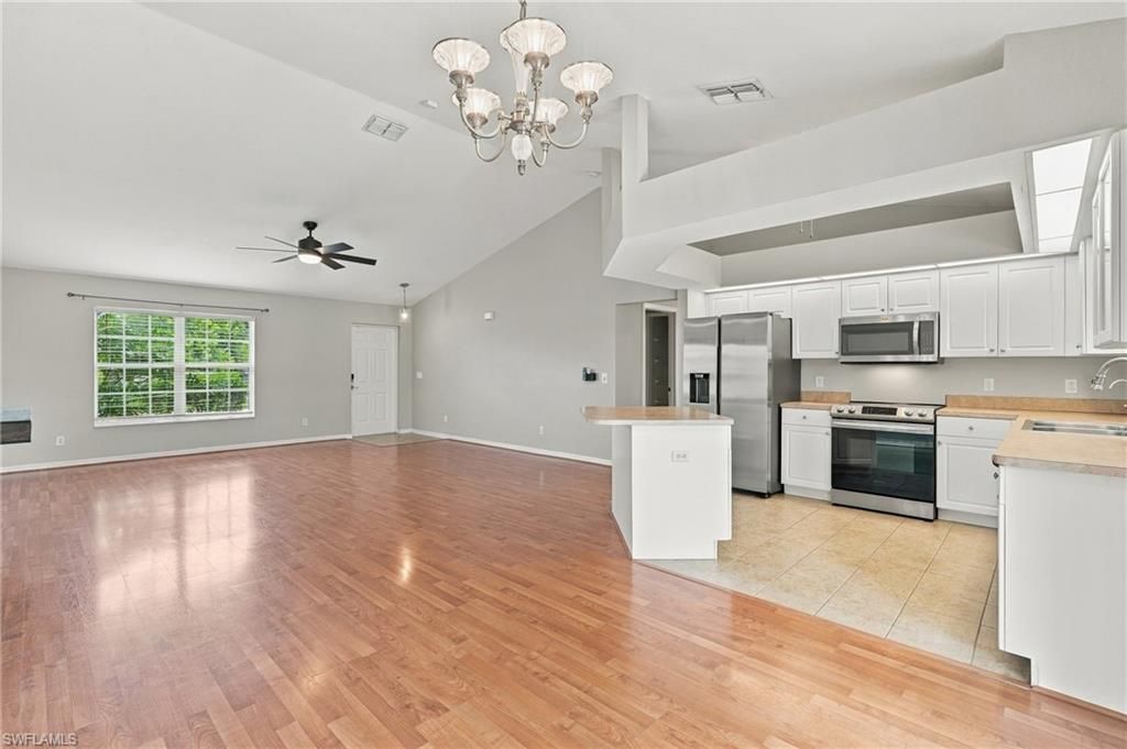 Image 13 of property listing at 304 NE 20th TER, Cape Coral, FL 33909