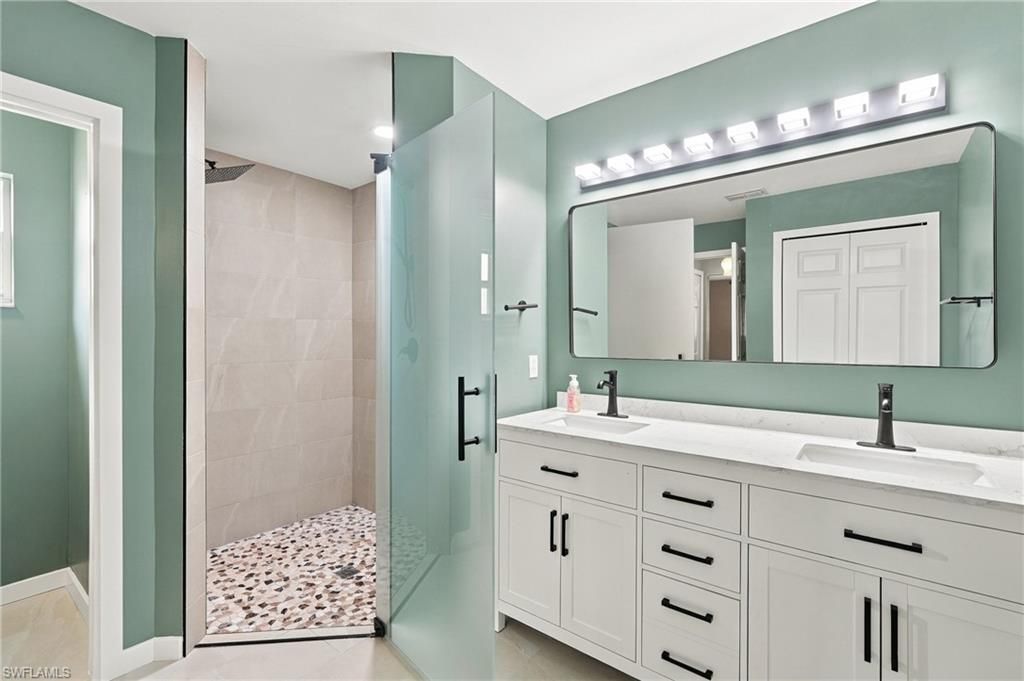 Image 18 of property listing at 304 NE 20th TER, Cape Coral, FL 33909