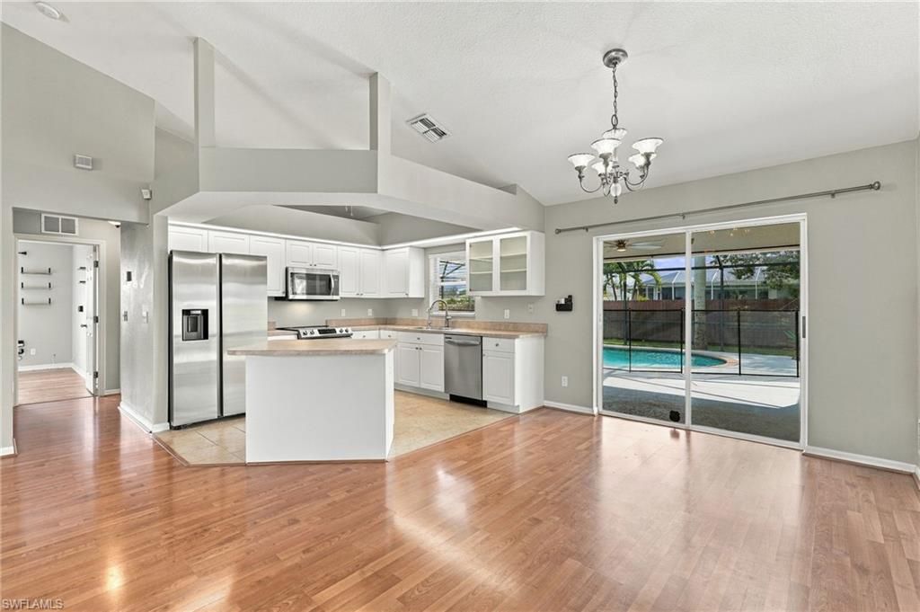 Image 2 of property listing at 304 NE 20th TER, Cape Coral, FL 33909
