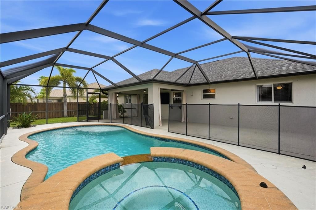 Image 29 of property listing at 304 NE 20th TER, Cape Coral, FL 33909