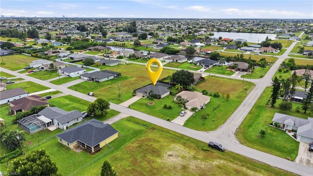 Image 36 of property listing at 304 NE 20th TER, Cape Coral, FL 33909