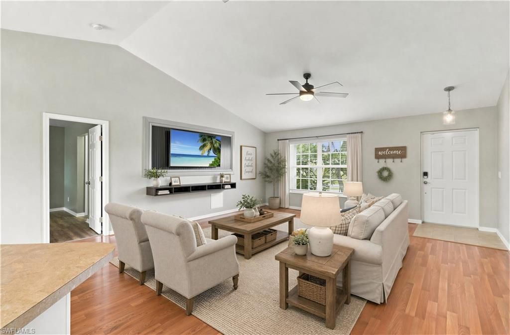 Image 7 of property listing at 304 NE 20th TER, Cape Coral, FL 33909