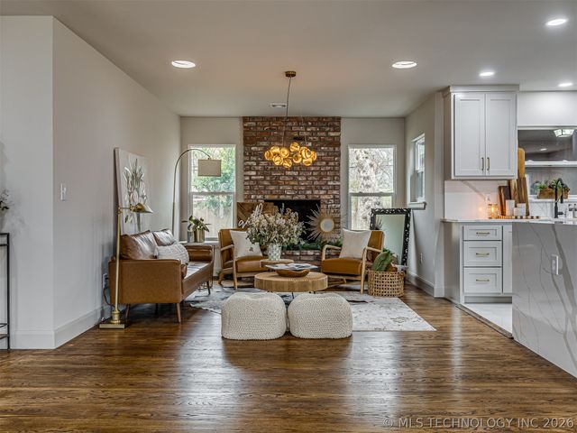 4334 S Trenton Avenue, Tulsa, OK 74105