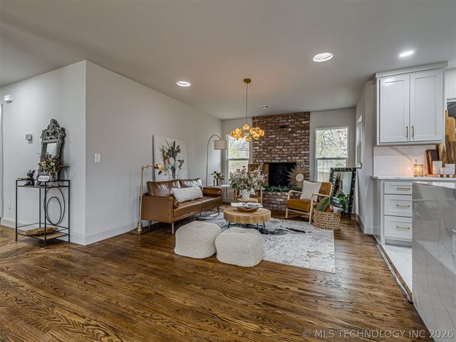 4334 S Trenton Avenue, Tulsa, OK 74105