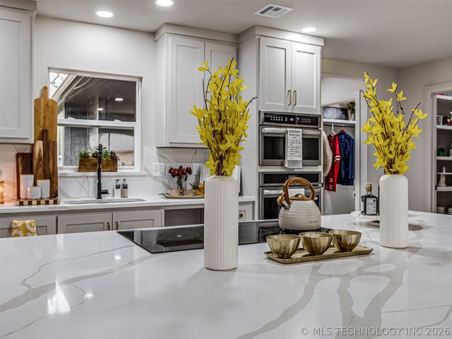 4334 S Trenton Avenue, Tulsa, OK 74105