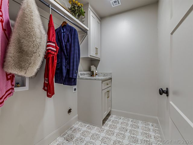 4334 S Trenton Avenue, Tulsa, OK 74105