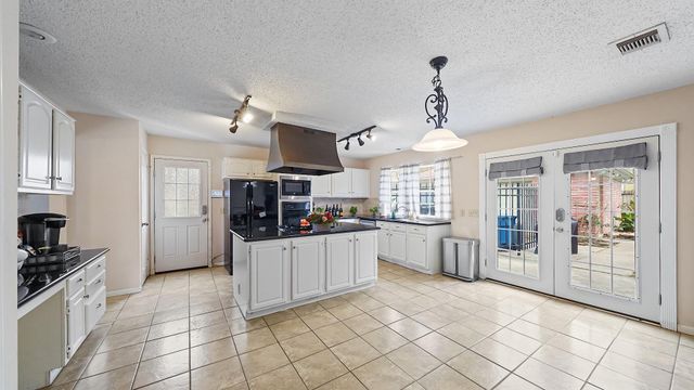 7518 Honey Creek Lane, Houston, TX 77095