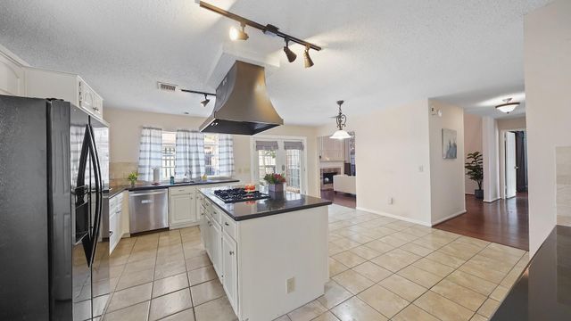 7518 Honey Creek Lane, Houston, TX 77095