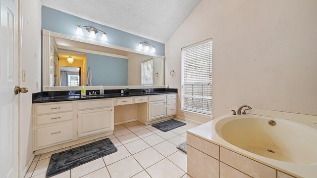 7518 Honey Creek Lane, Houston, TX 77095