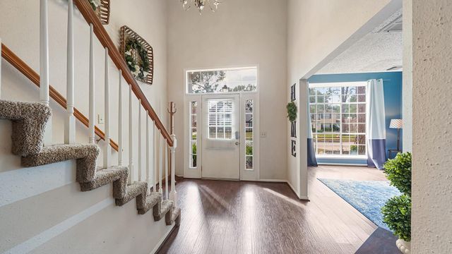 7518 Honey Creek Lane, Houston, TX 77095